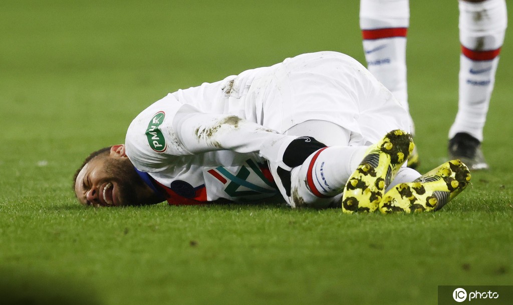 清晨法甲传出新动向；巴黎圣日耳曼伤情更新；管理层表态——底气十足；阵容厚度经受考验的简单介绍