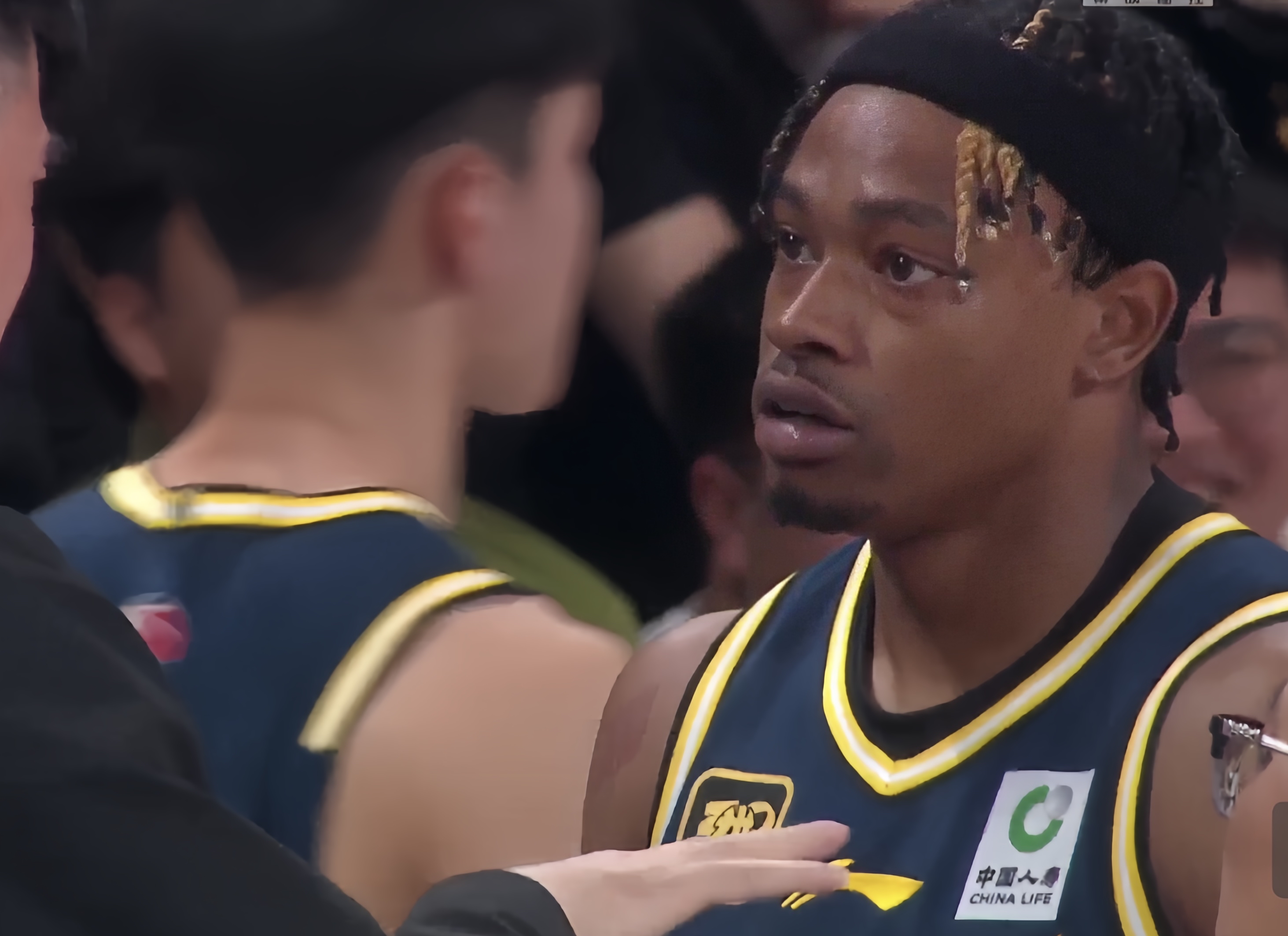 包含冲刺阶段深圳男篮备战欧联,遗憾出局细节曝光,赛场秩序良好,年轻球员得到机会的词条 包含冲刺阶段深圳男篮备战欧联,遗憾出局细节曝光,赛场秩序良好,年轻球员得到机会的词条