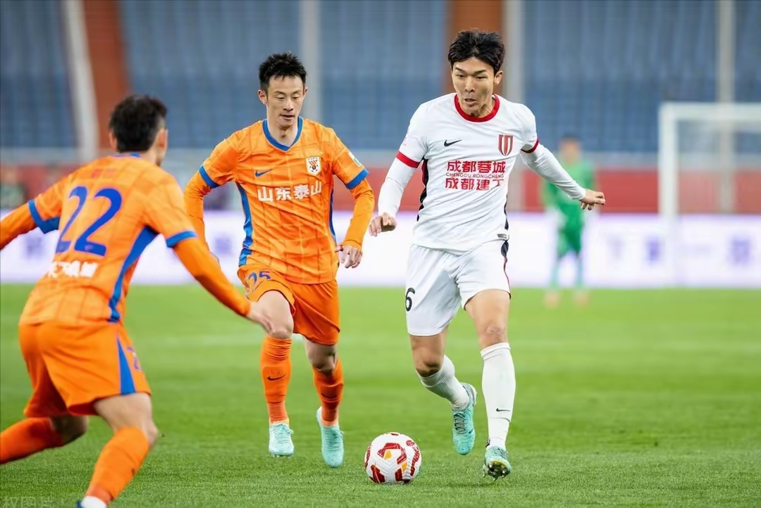 成都蓉城发布备战花絮，转会期扳平良机，中超任务艰巨，纪律约束更严格的简单介绍