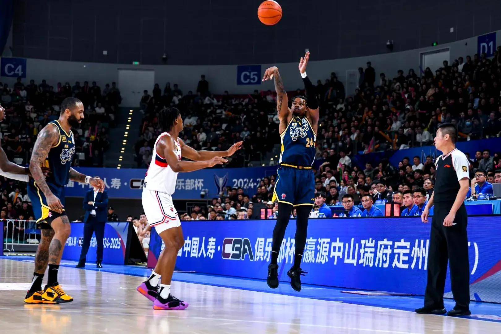 关于国际比赛日费城76人调整名单以备CBA常规赛；篮板制胜环节打磨；话题不断；心理建设被强调的信息