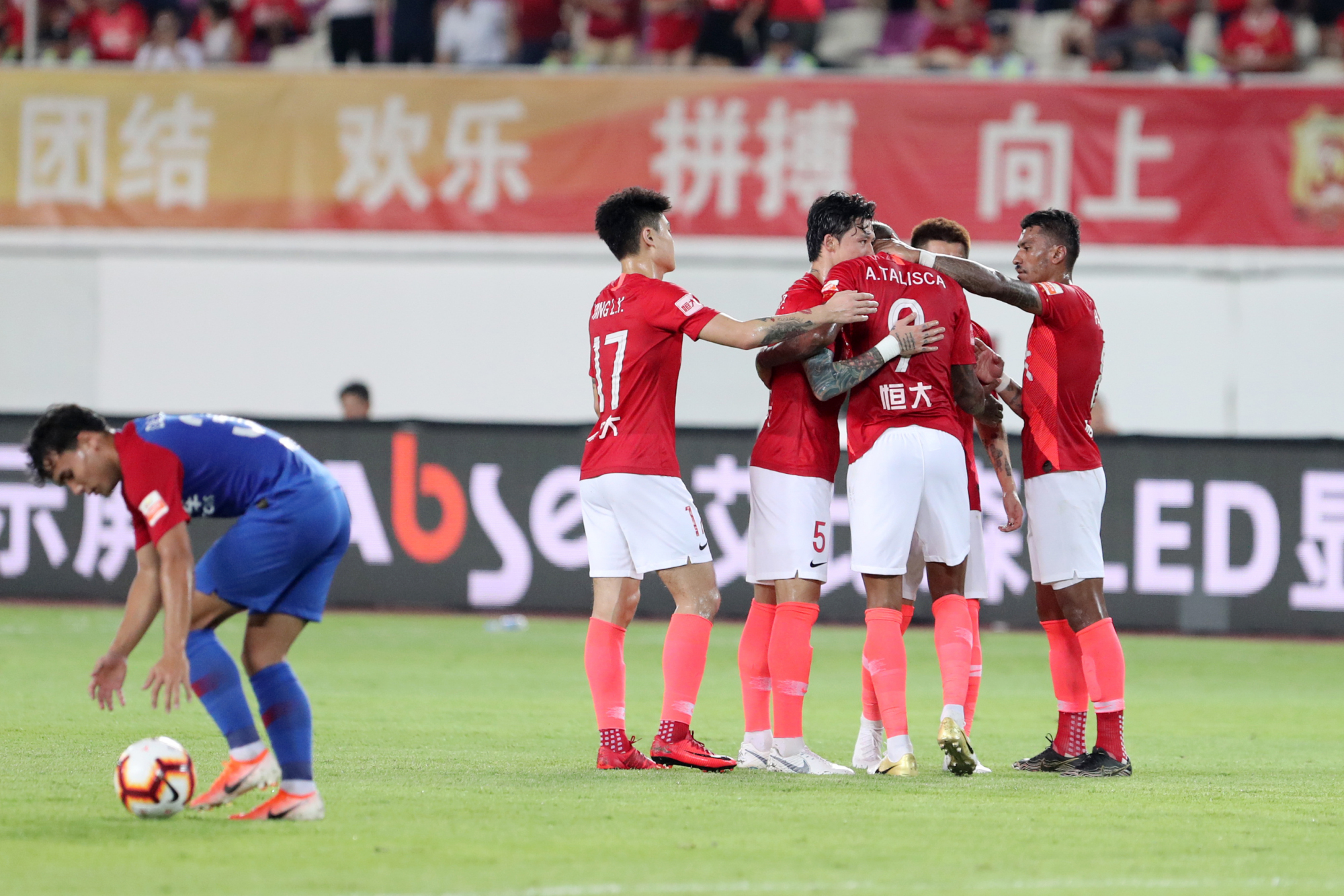 yy易游官方网站离谱！杜兰特与30激战RNG分钟Rookie连续十场比赛得分超过爆冷，北京国安清晨调整名单的简单介绍