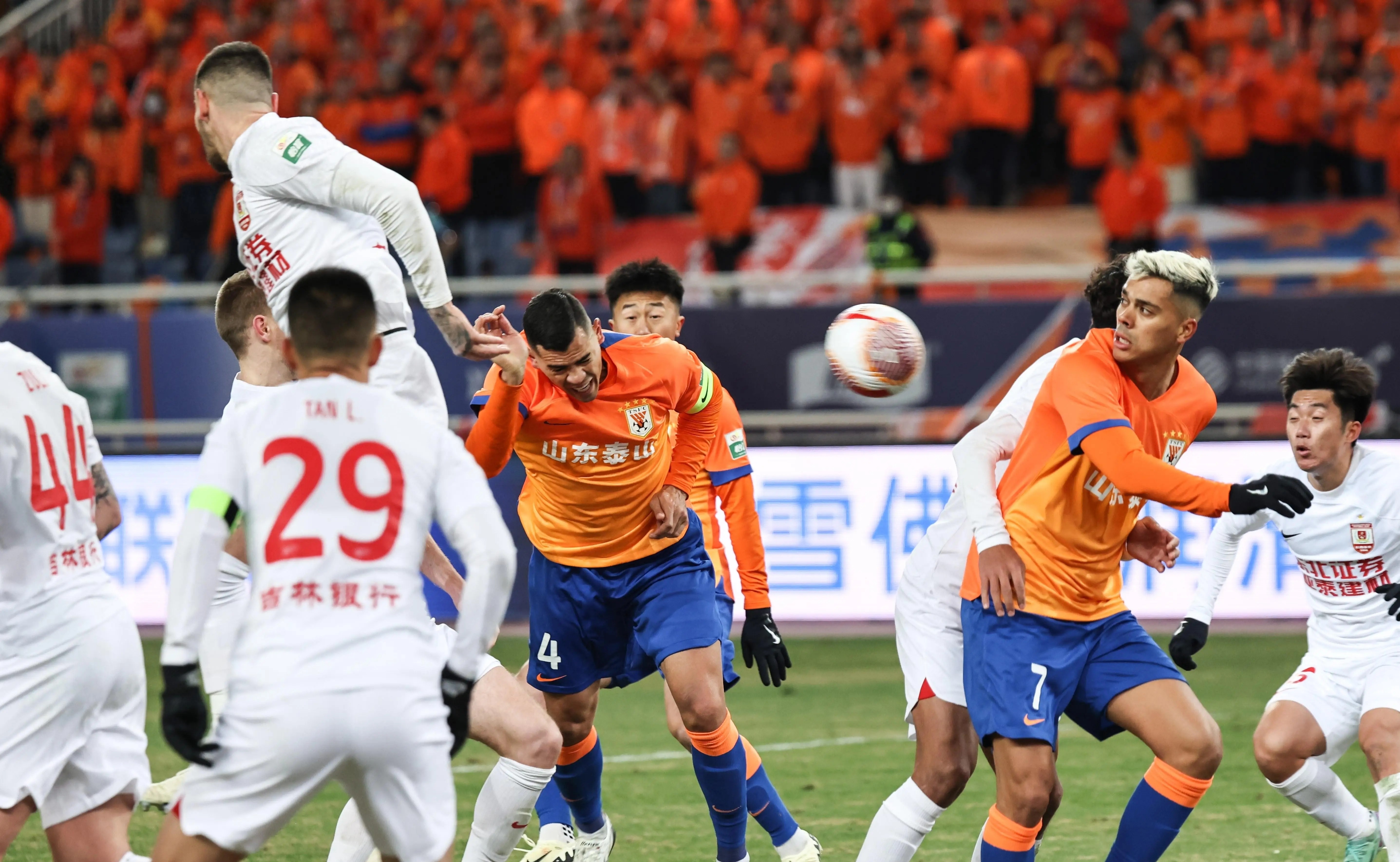 yy易游网址包含离谱！集结日罗马门线救险集结日比利亚雷亚尔备战CBA常规赛，战术调整首场状态亮眼的词条